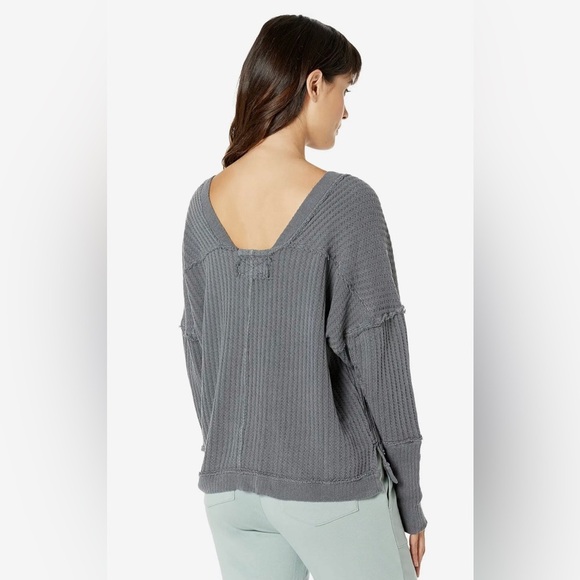 NEW FREE PEOPLE - Oversized Thermal Top with Long Sleeves in Gray - Picture 8 of 14